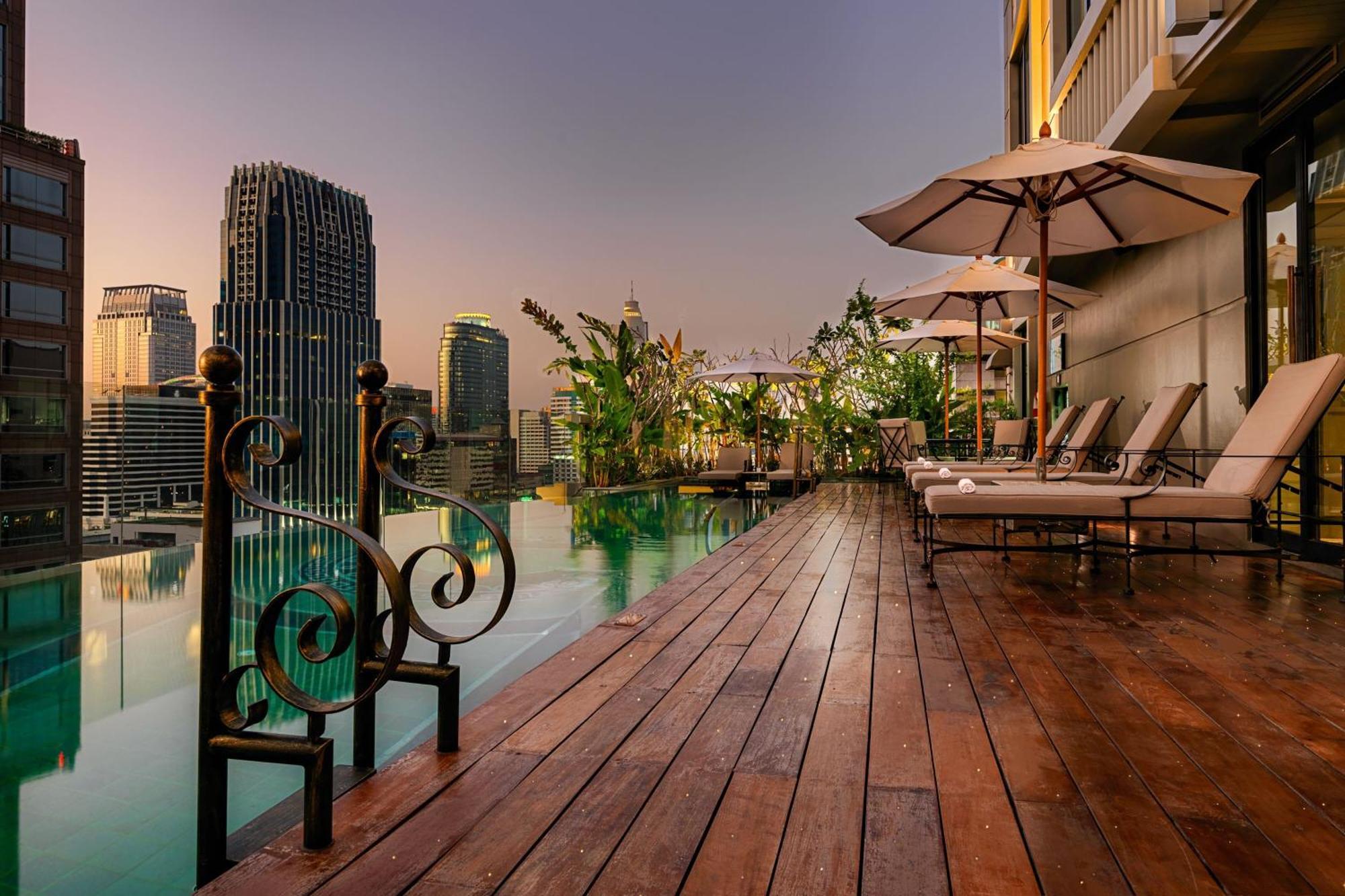 Hotel Muse Bangkok, Autograph Collection Екстериор снимка The swimming pool at the hotel