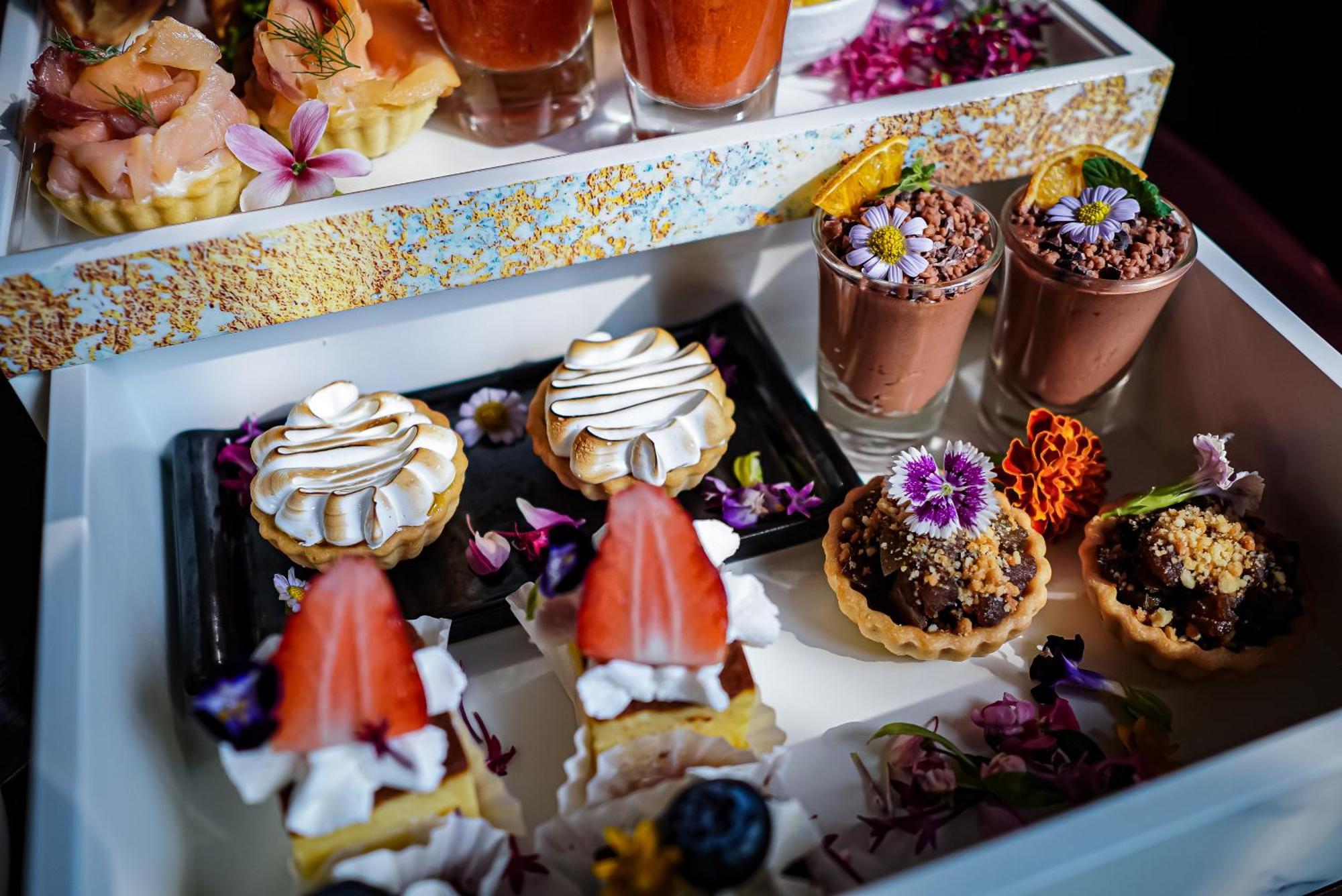 Hotel Muse Bangkok, Autograph Collection Екстериор снимка A selection of desserts
