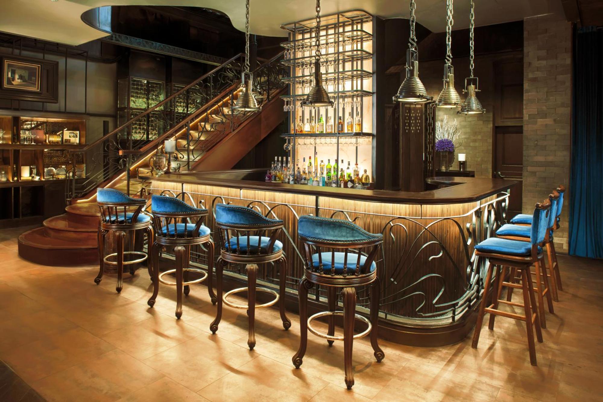 Hotel Muse Bangkok, Autograph Collection Екстериор снимка The bar at the Wynn