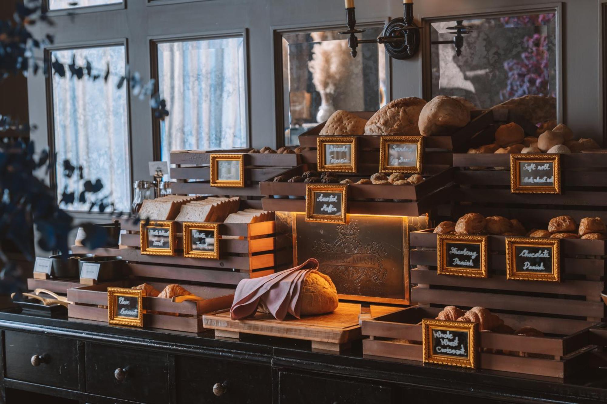 Hotel Muse Bangkok, Autograph Collection Екстериор снимка